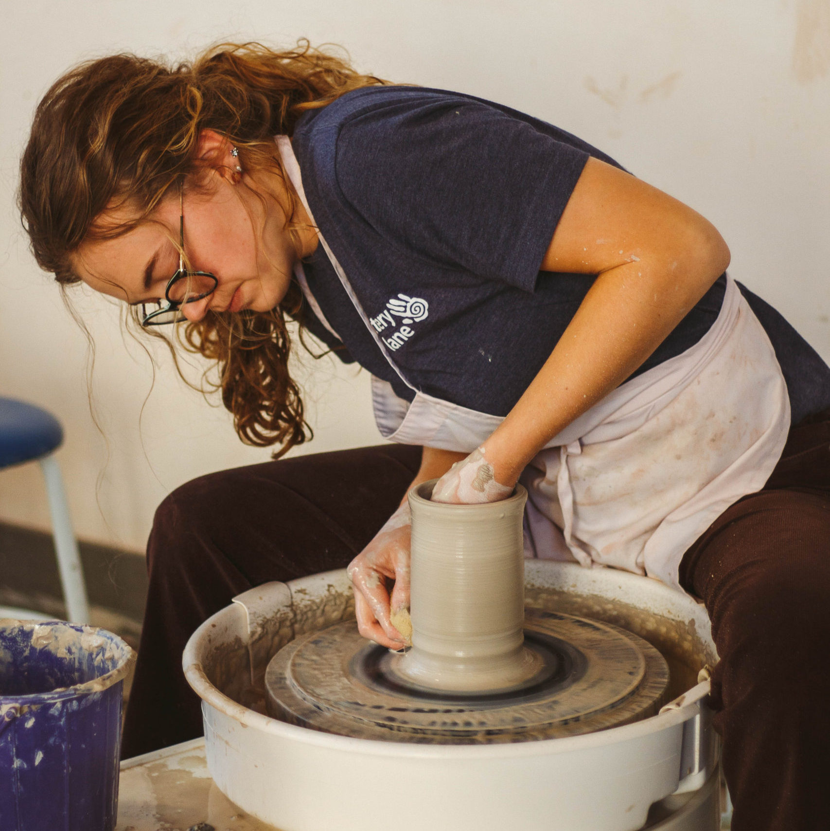 90 Min Pottery Wheel Throw Class